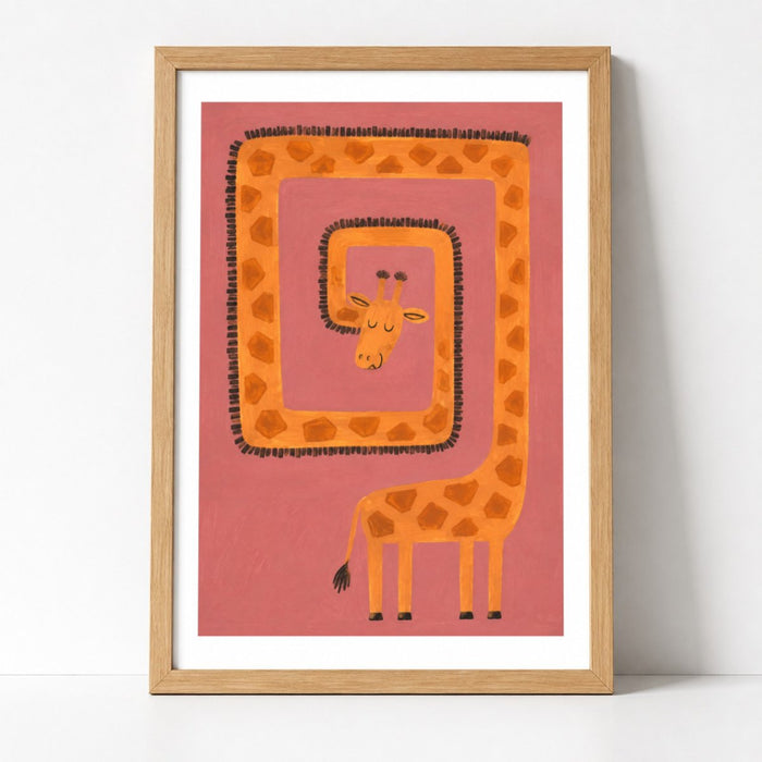 Giraffe Kringeltier Poster – Mockup: Poster gerahmt an der Wand